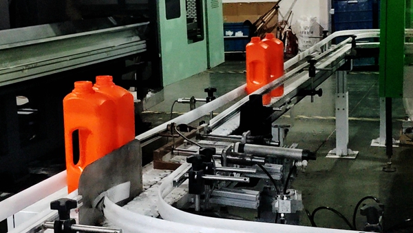 吹塑车间自动化传送生产线